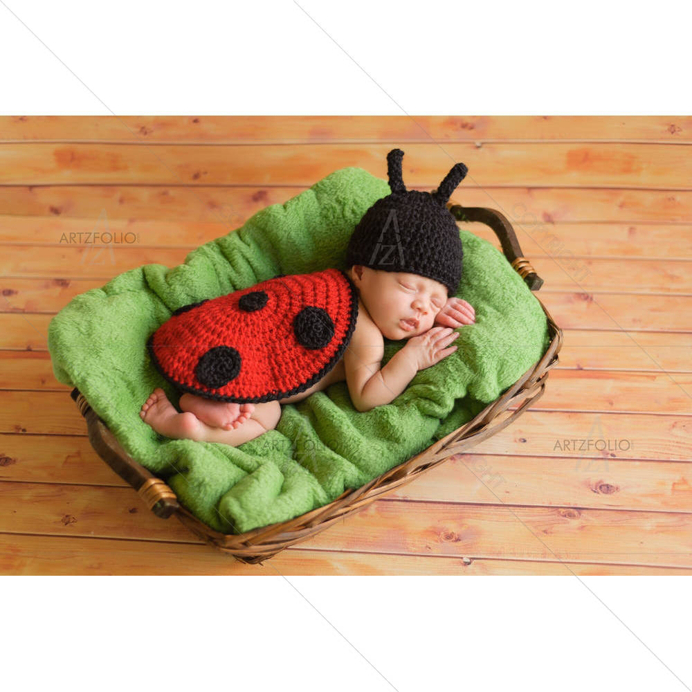Newborn Baby Girl Sleeping D2 — Asian custom art by ArtzFolio