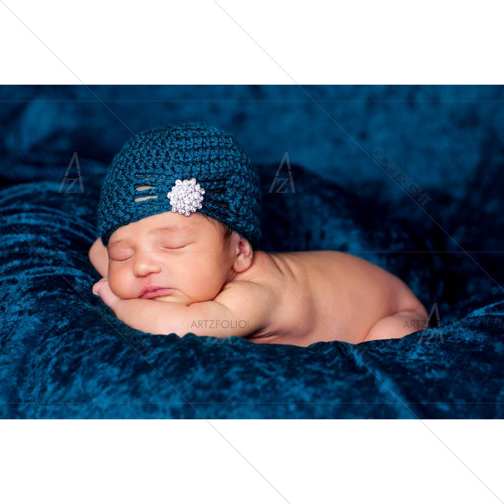 Newborn Baby Girl Sleeping D4 — custom-size art design 5005918