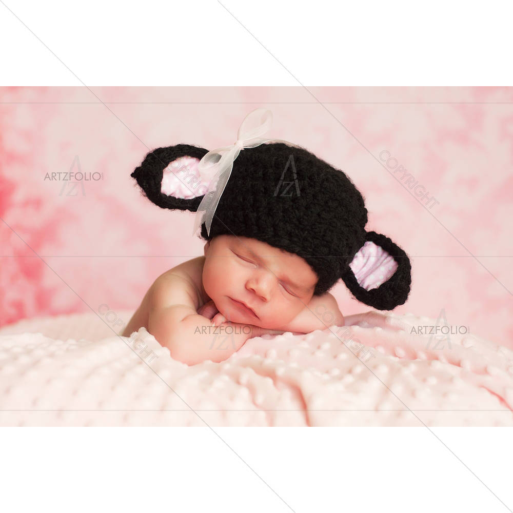 Newborn Baby Girl Sleeping D5 — custom-size art design 5005921