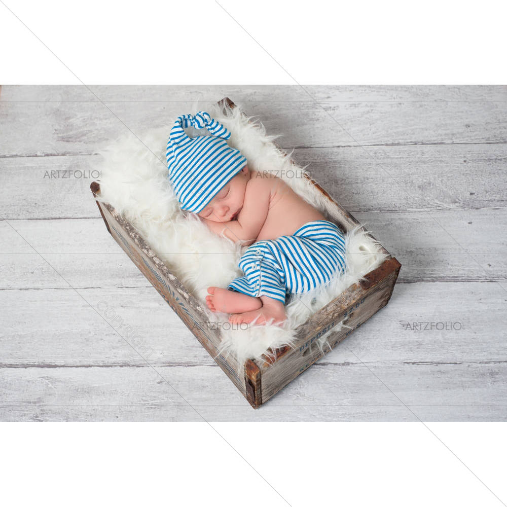 Sleeping Newborn Baby — custom-size art design 5006049