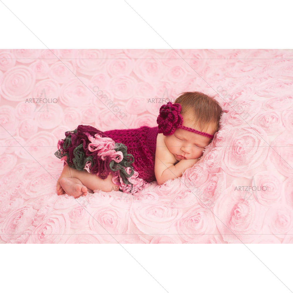 Newborn Baby Girl D6 — custom-size art design 5006070