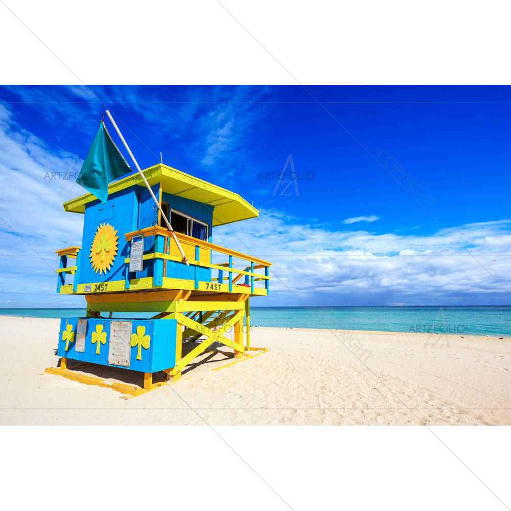 Lifeguard House on Miami Beach Florida, USA D2 — custom-size art design 5006232