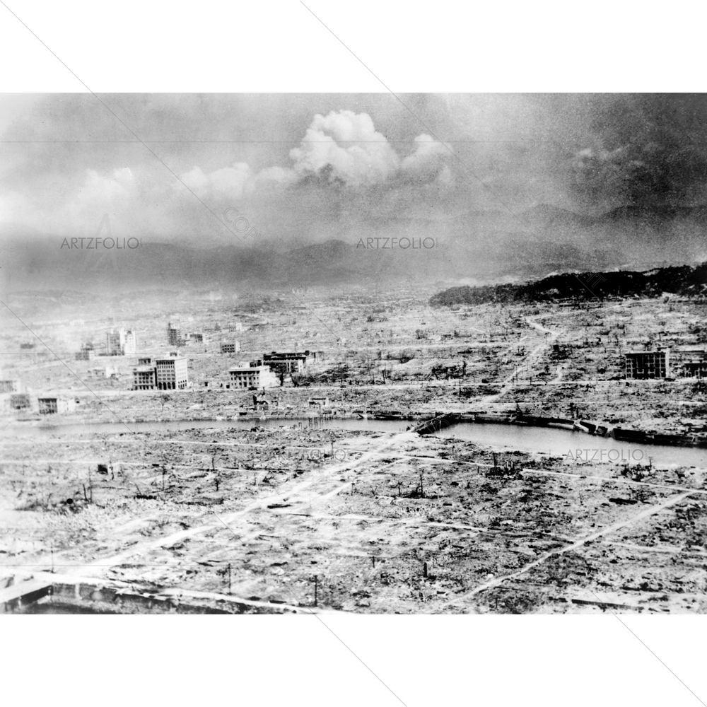 Enola Gay, Hiroshima, 1945 — custom-size art design 5010119