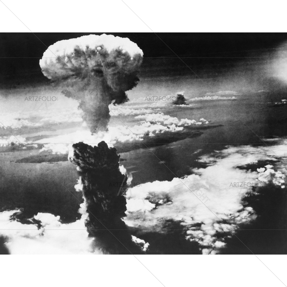 Mushroom Cloud of Atom Bomb, Nagasaki, Japan, Aug 9, 1945 — custom-size art design 5010275