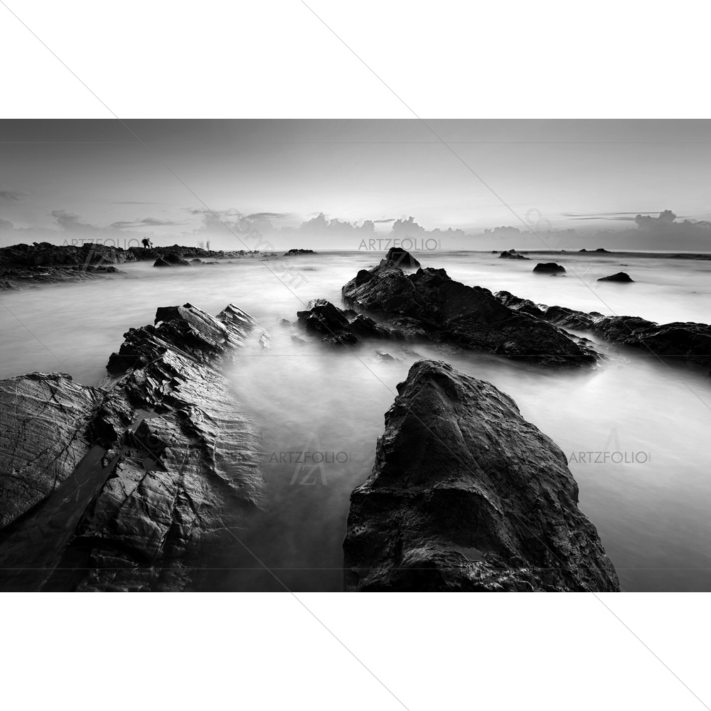 Black & White Seascape — custom-size art design 5010712